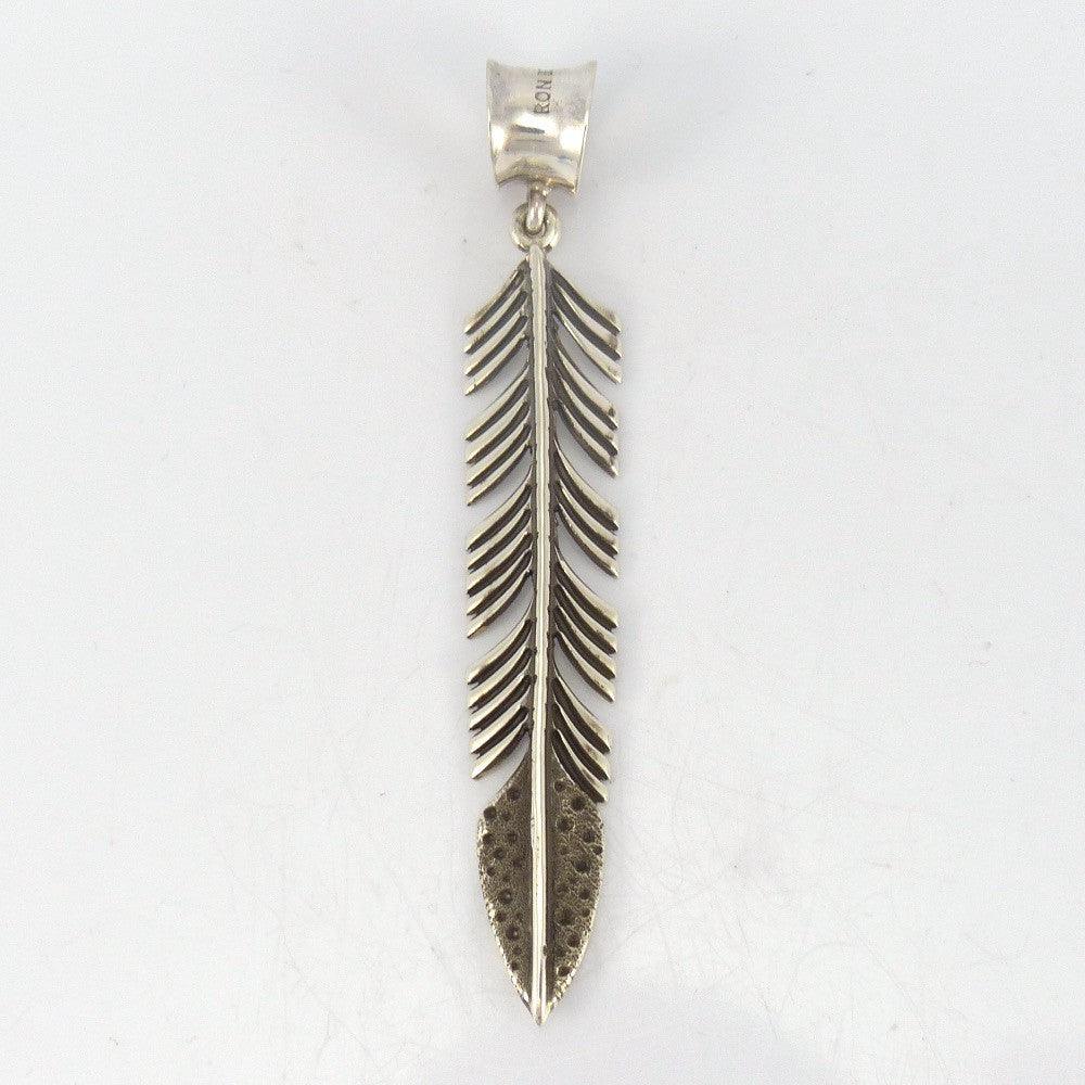 The Significance of Eagle Feathers in Navajo Ceremonies and Traditions - Garland's