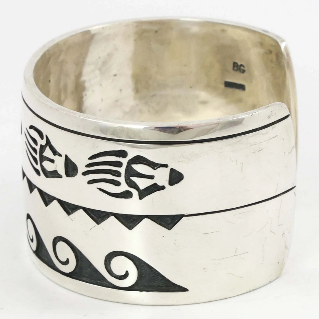 Hopy Overlay Cuff