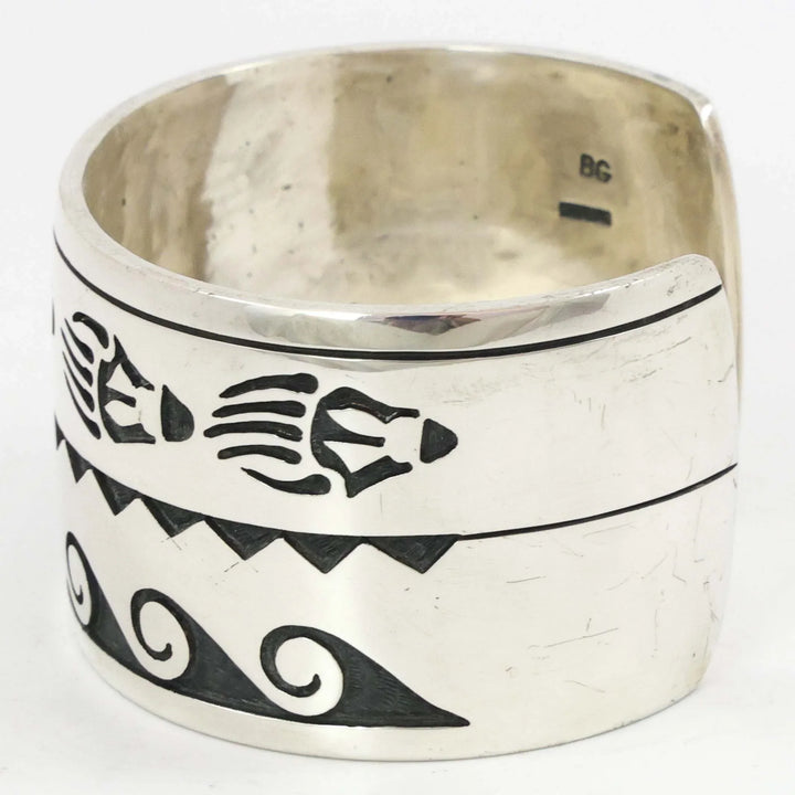 Hopy Overlay Cuff