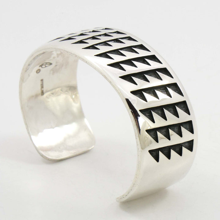 Trickling Water Cuff