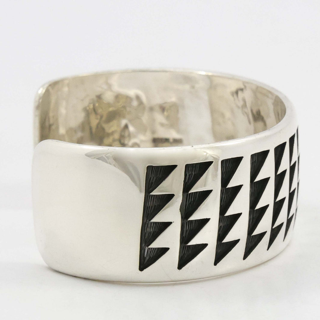 Trickling Water Cuff