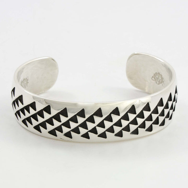 Trickling Water Cuff