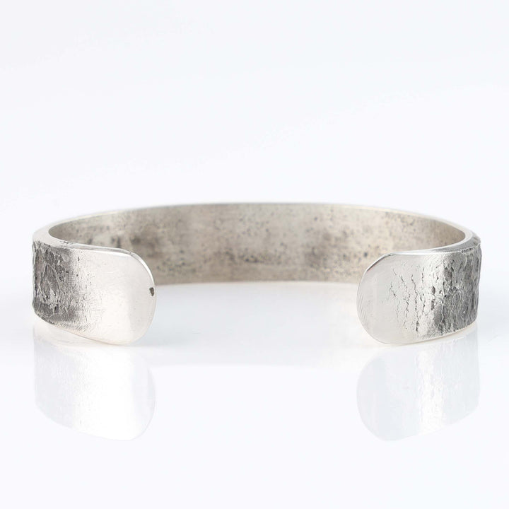 Navajo Tufa Cast Onyx Cuff