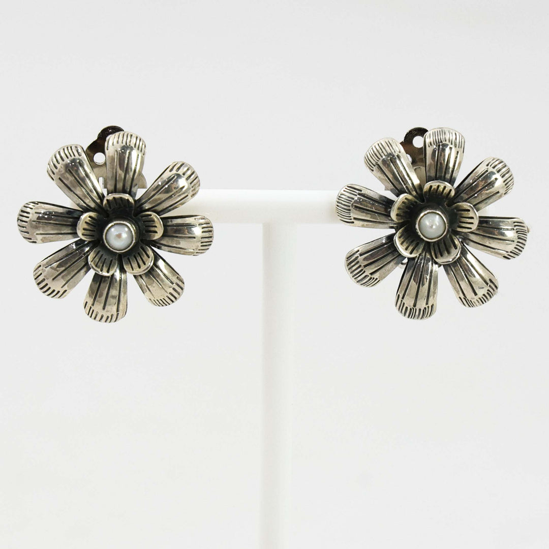 Clip Pearl Flower Earrings