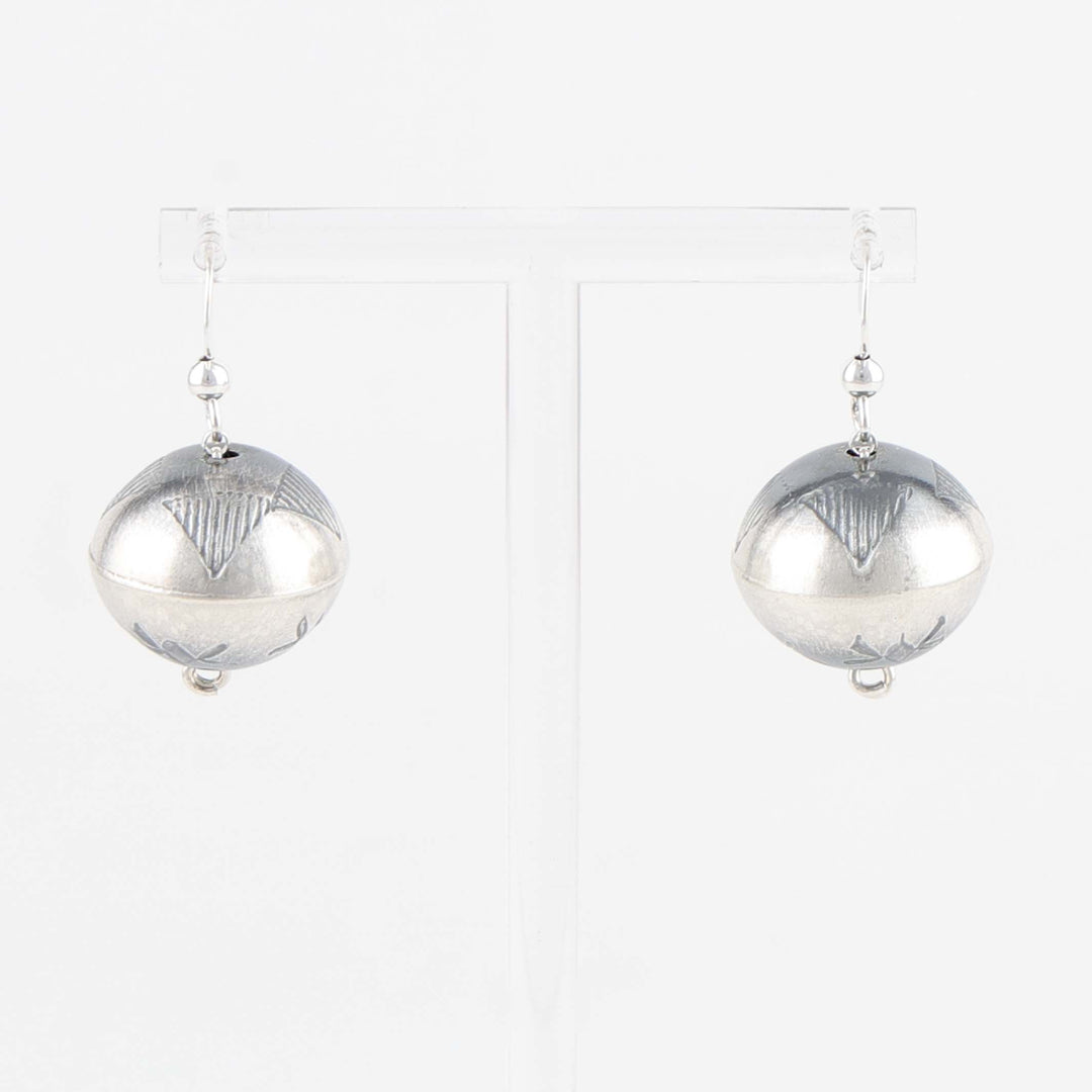 Navajo Pearl Earrings