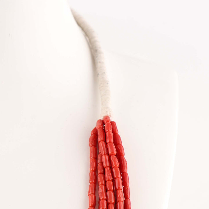 Collier de perles de corail