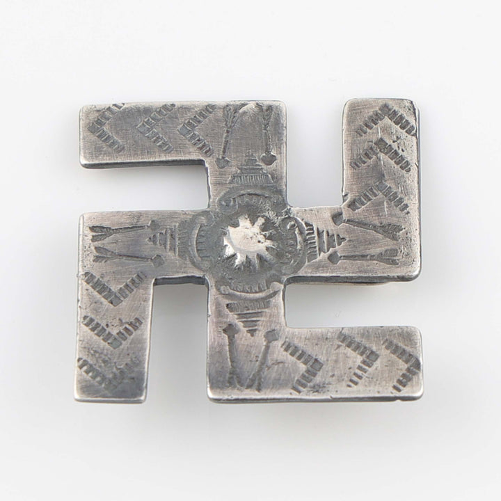 1930s Whirling Log Pin