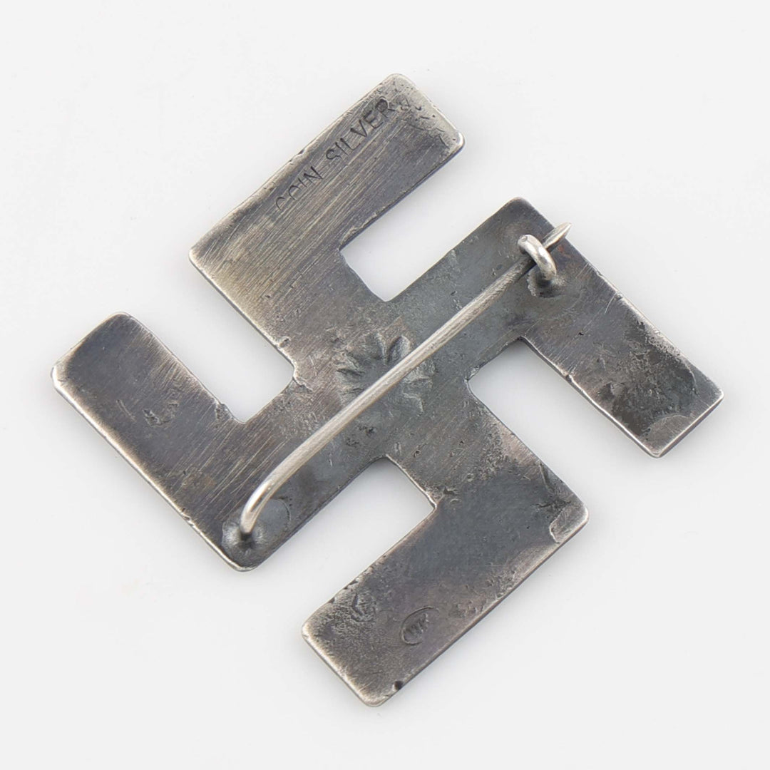 1930s Whirling Log Pin