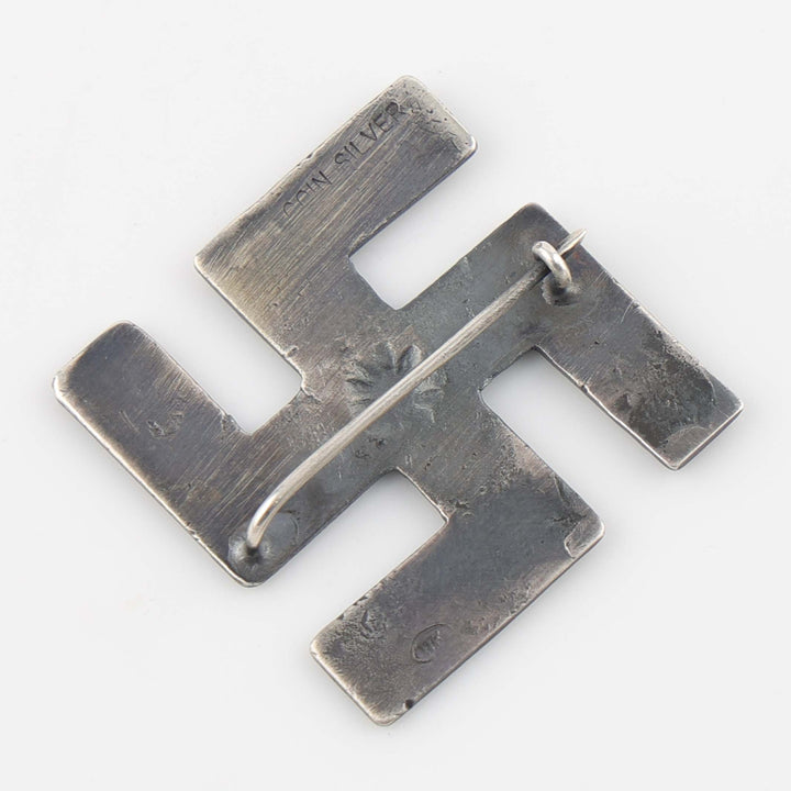 1930s Whirling Log Pin