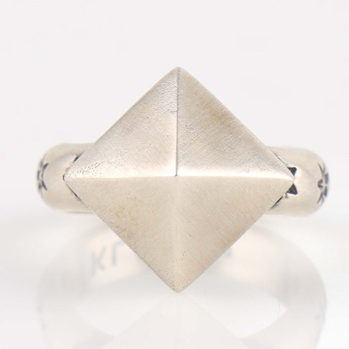 Pyramid Ring