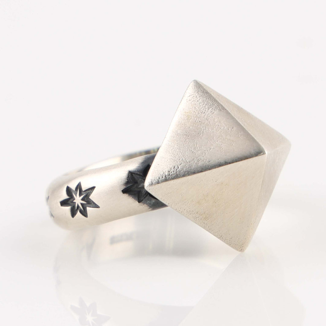Pyramid Ring