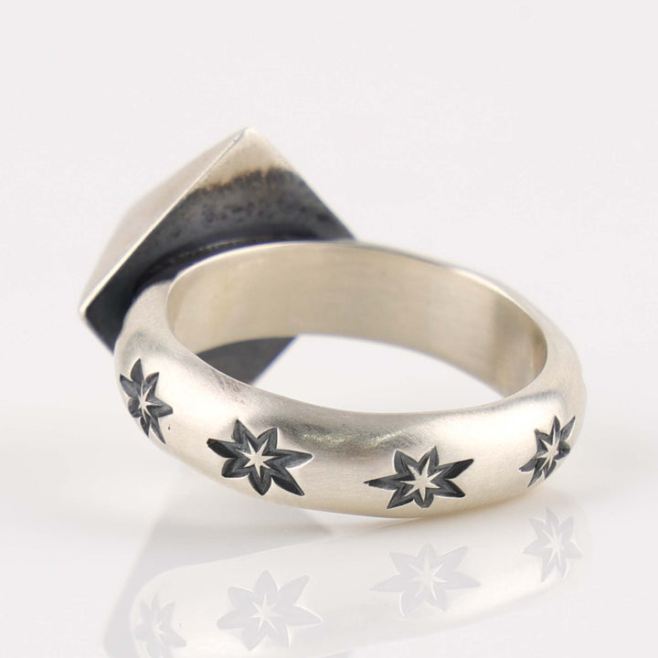 Pyramid Ring