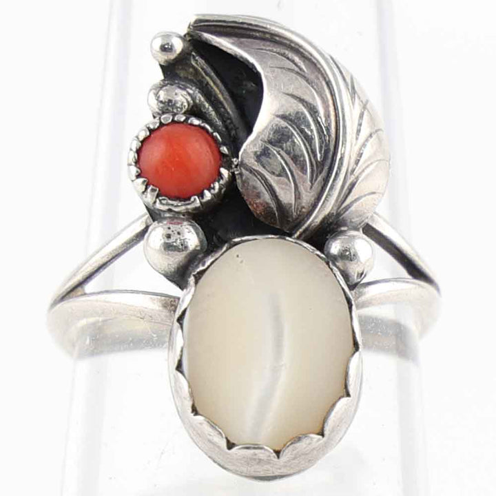 1970s Coral and Mother of Pearl Ring