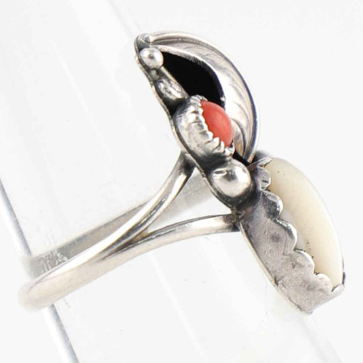 1970s Coral and Mother of Pearl Ring
