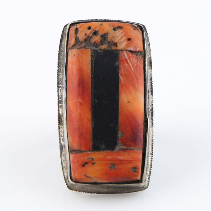 Spiny Oyster and Jet Ring