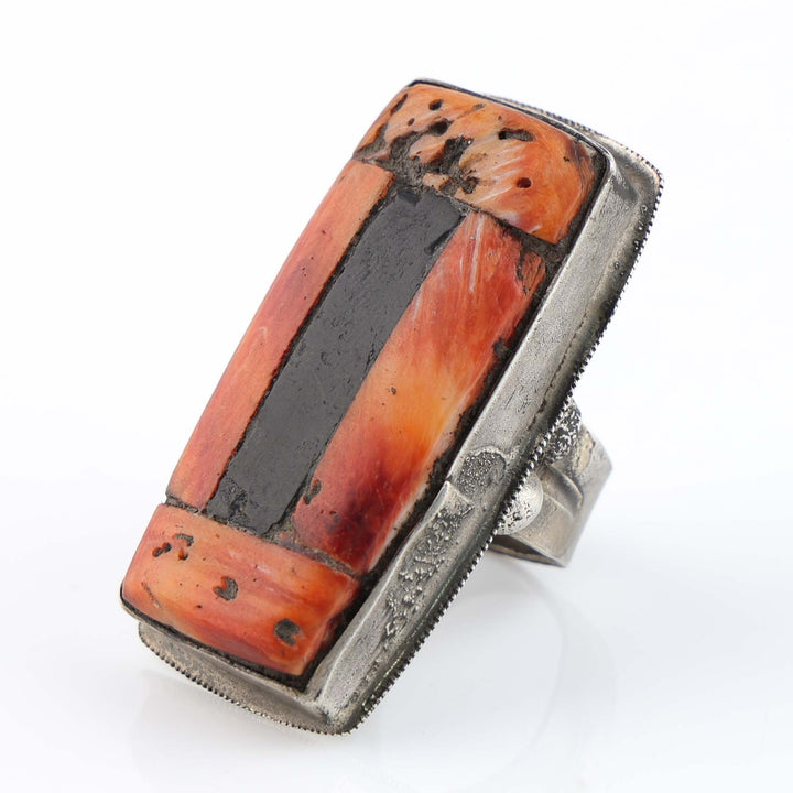 Spiny Oyster and Jet Ring