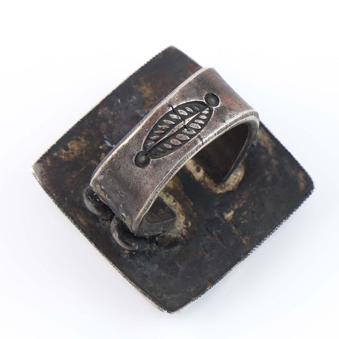 Jet and Spiny Oyster Ring