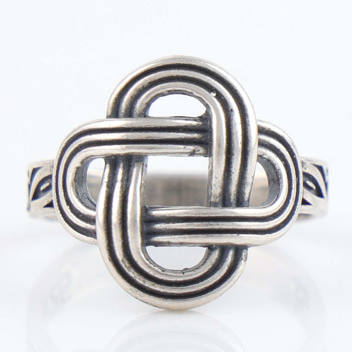 Life Knot Ring