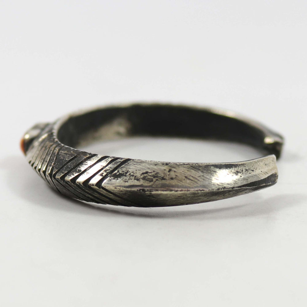 Spiny Oyster Shell Cuff by Jock Favour - Garland's
