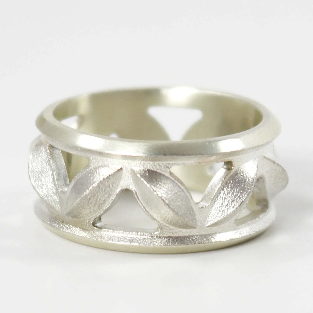 Sweet Pea Ring by Maria Samora - Garland's