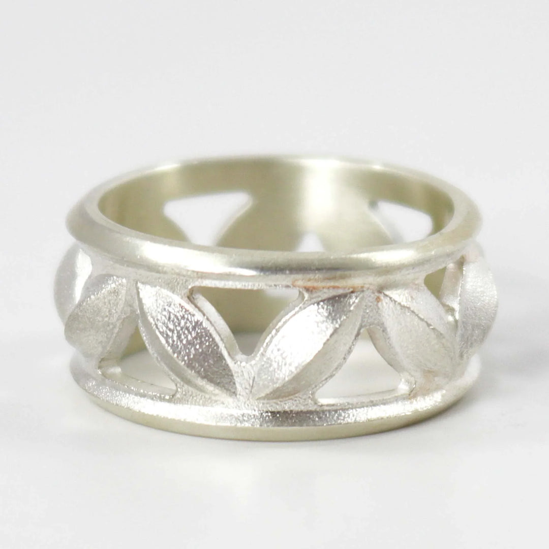 Sweet Pea Ring by Maria Samora - Garland's