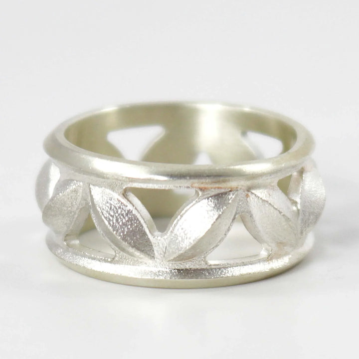 Sweet Pea Ring by Maria Samora - Garland's