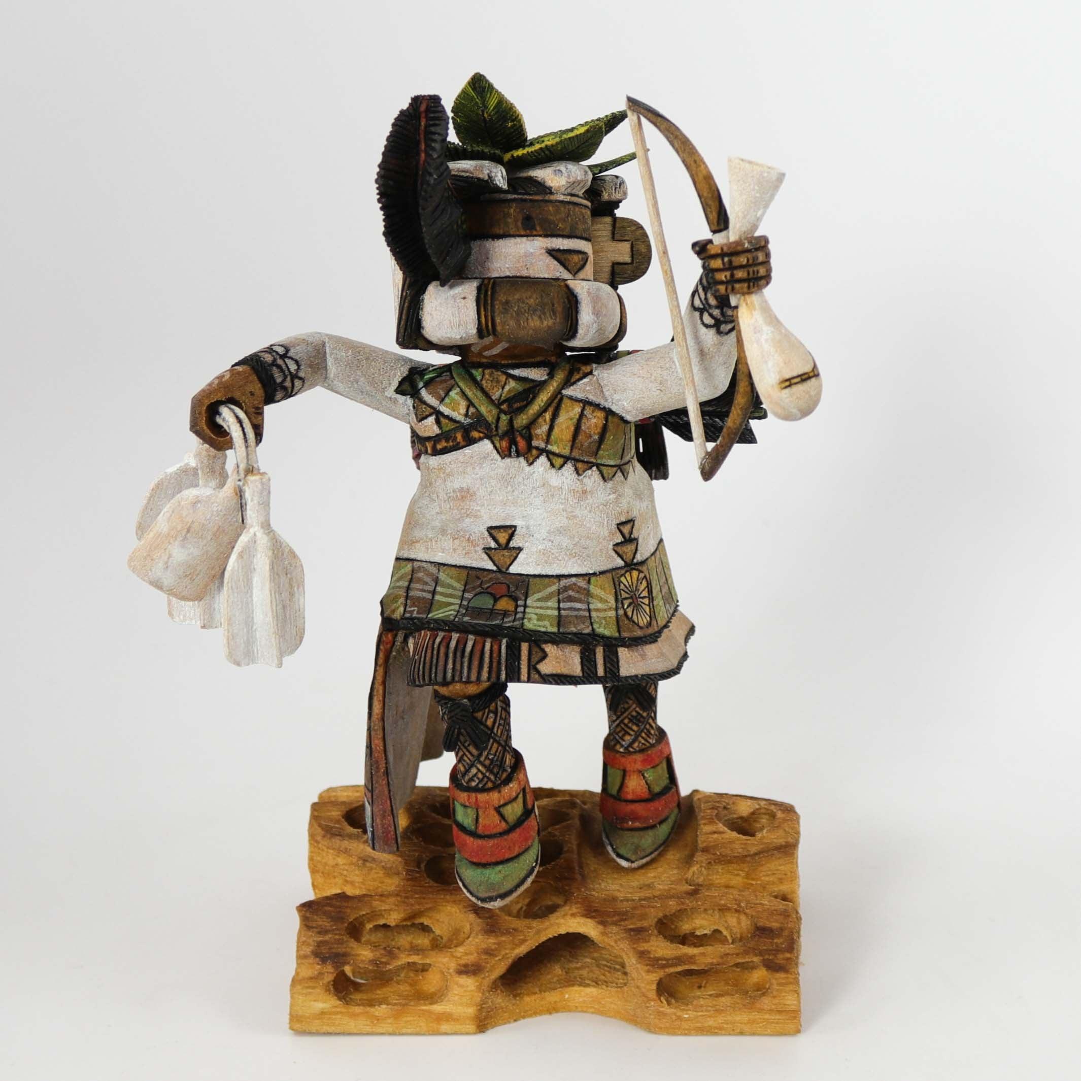 シュンビソウ zuni-rain-priest-kachina-by-