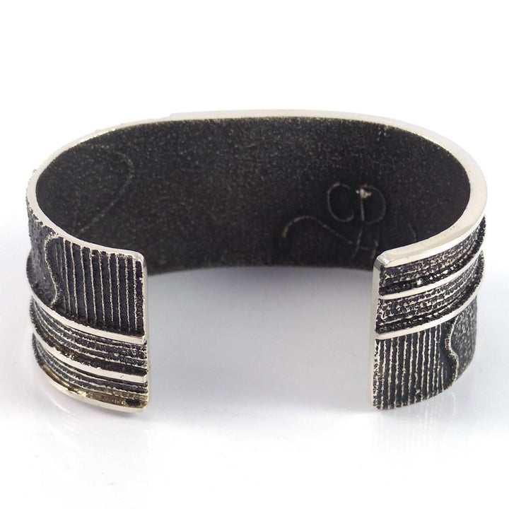 Spiny Oyster Shell Cuff by Carlos Dougi - Garland's